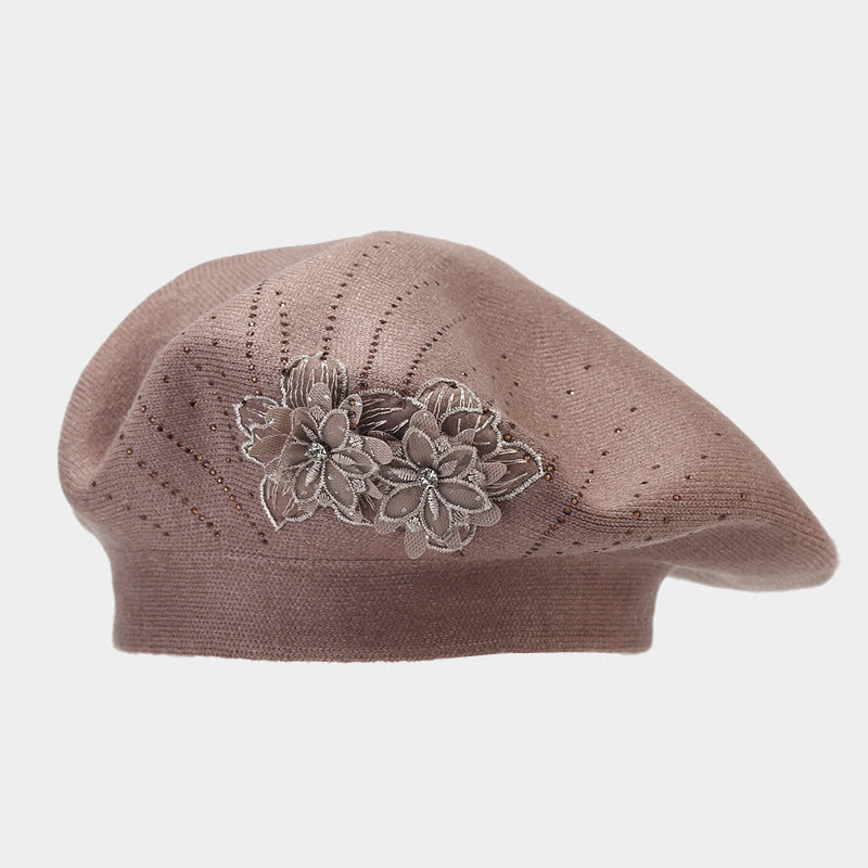 Czerwony beret z kwiatem 3D i kryształkami