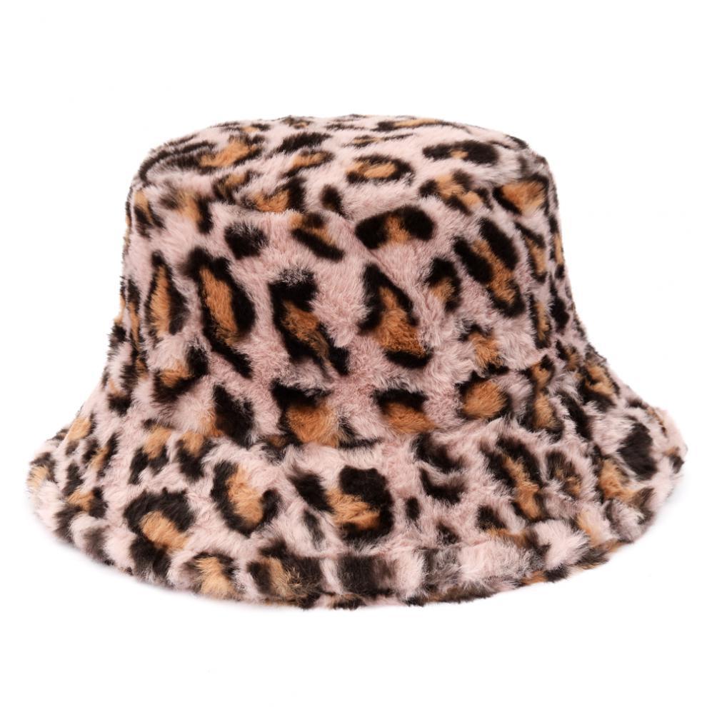 Puszysty kapelusz bucket w krowie łaty