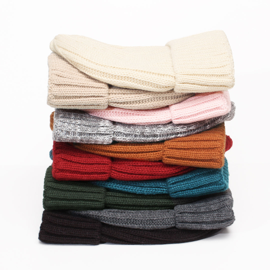 Karmelowa prążkowana czapka z satynową podszewką