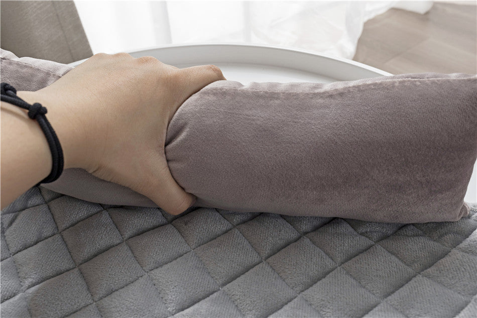 Legowisko dla dużego psa jak sofa – pluszowe, chroni meble