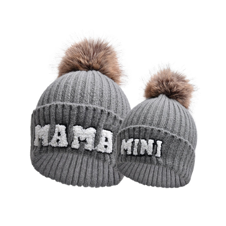 Czarne czapki MAMA i MINI z pomponem