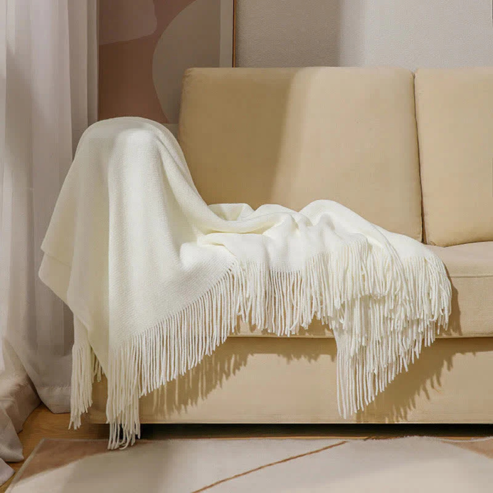 Chunky Knit Throw Blanket With Tassel Edges