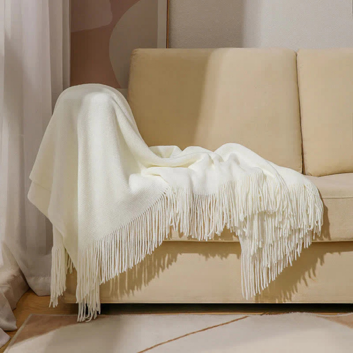 Chunky Knit Throw Blanket With Tassel Edges