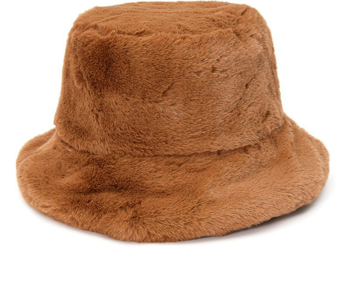 Puszysty kapelusz bucket w krowie łaty