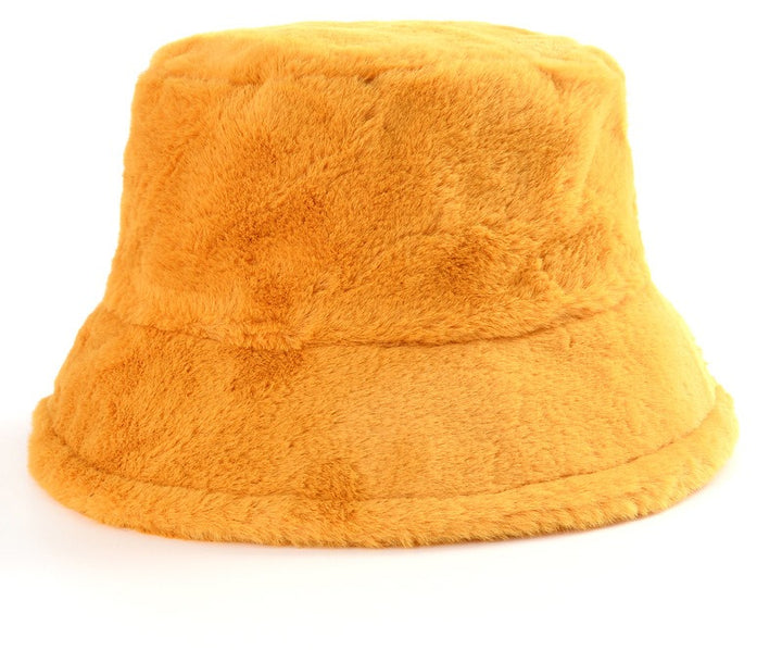 Puszysty kapelusz bucket w krowie łaty
