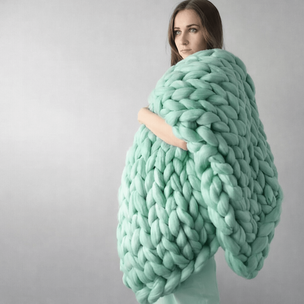 Loomora – Handmade Minky chunky blanket for ultimate comfort