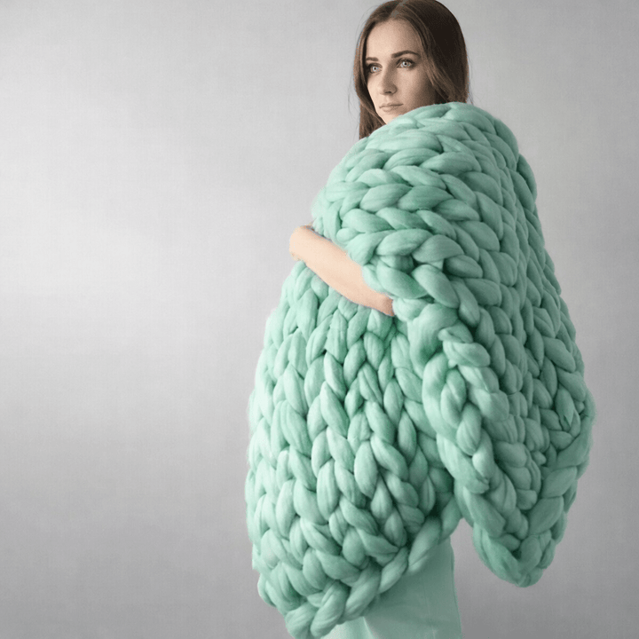 Loomora – Handmade Minky chunky blanket for ultimate comfort