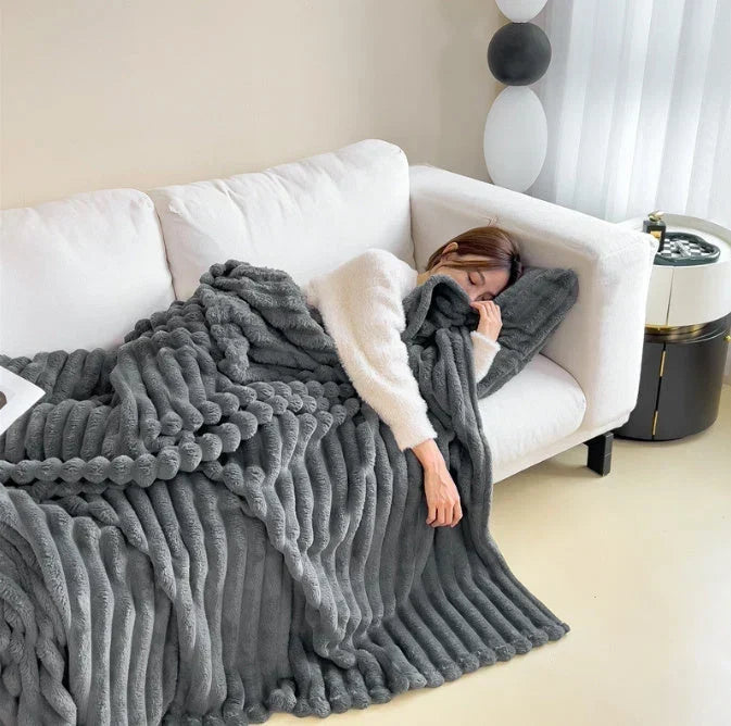 Puszysty koc polarowy – lekki, miękki i do prania w 30°C