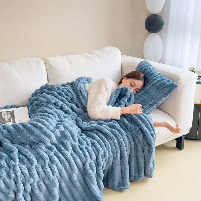 Puszysty koc polarowy – lekki, miękki i do prania w 30°C