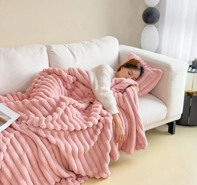 Puszysty koc polarowy – lekki, miękki i do prania w 30°C