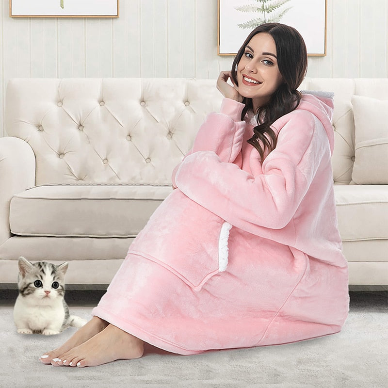 Bluza-koc z polaru z dużym kapturem i kieszeniami