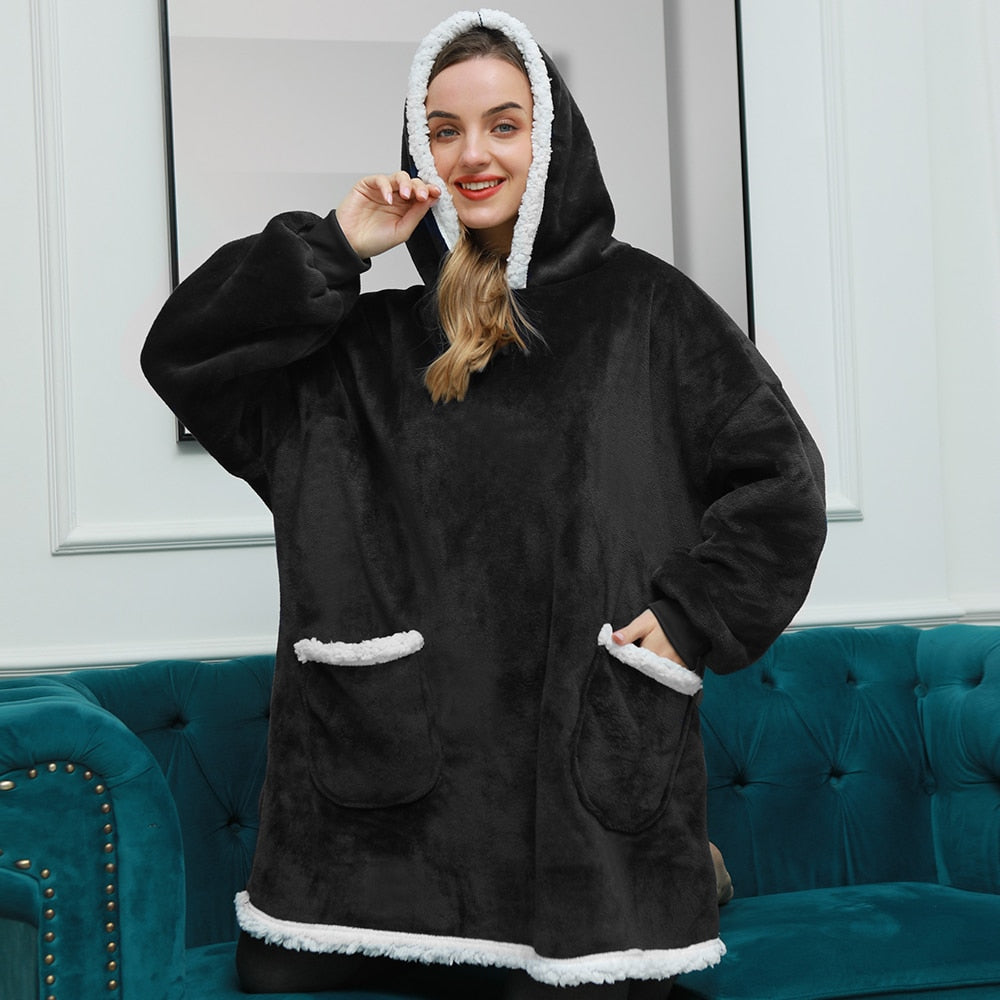 Bluza-koc z polaru z dużym kapturem i kieszeniami