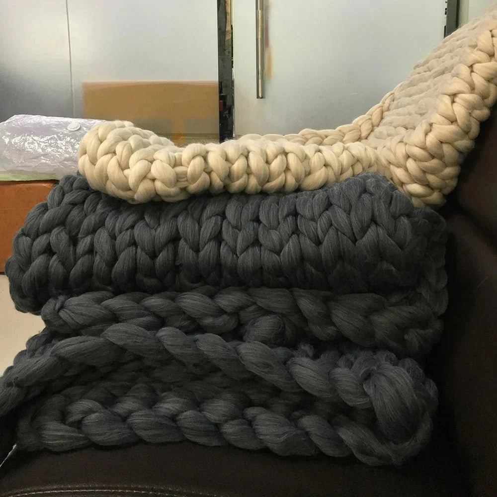 Loomora – Handmade Minky chunky blanket for ultimate comfort