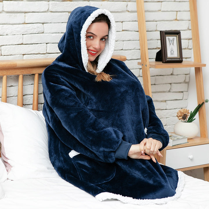 Bluza-koc z polaru z dużym kapturem i kieszeniami