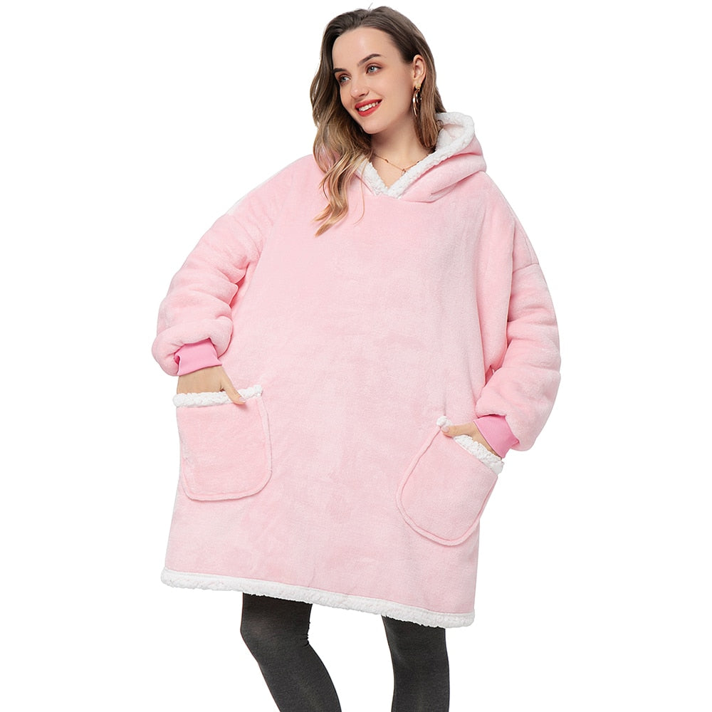 Bluza-koc z polaru z dużym kapturem i kieszeniami