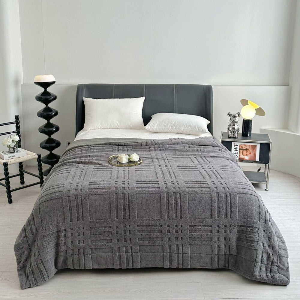 W kratę Embossed Grid wzór koc zimowy