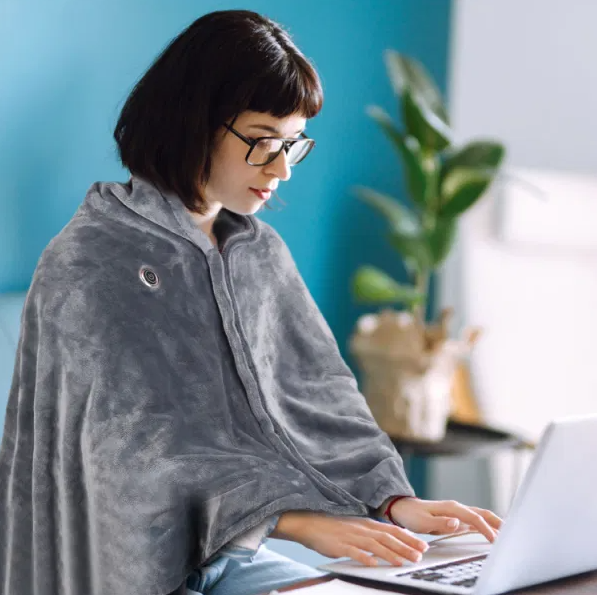 Ogrzewane poncho na USB z zamkiem, 150 x 79 cm, trzy poziomy ciepła