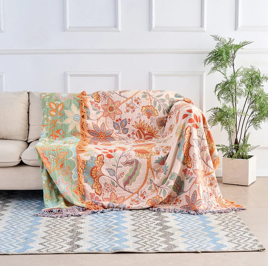 Bawełniany koc w kwiaty z frędzlami w stylu boho